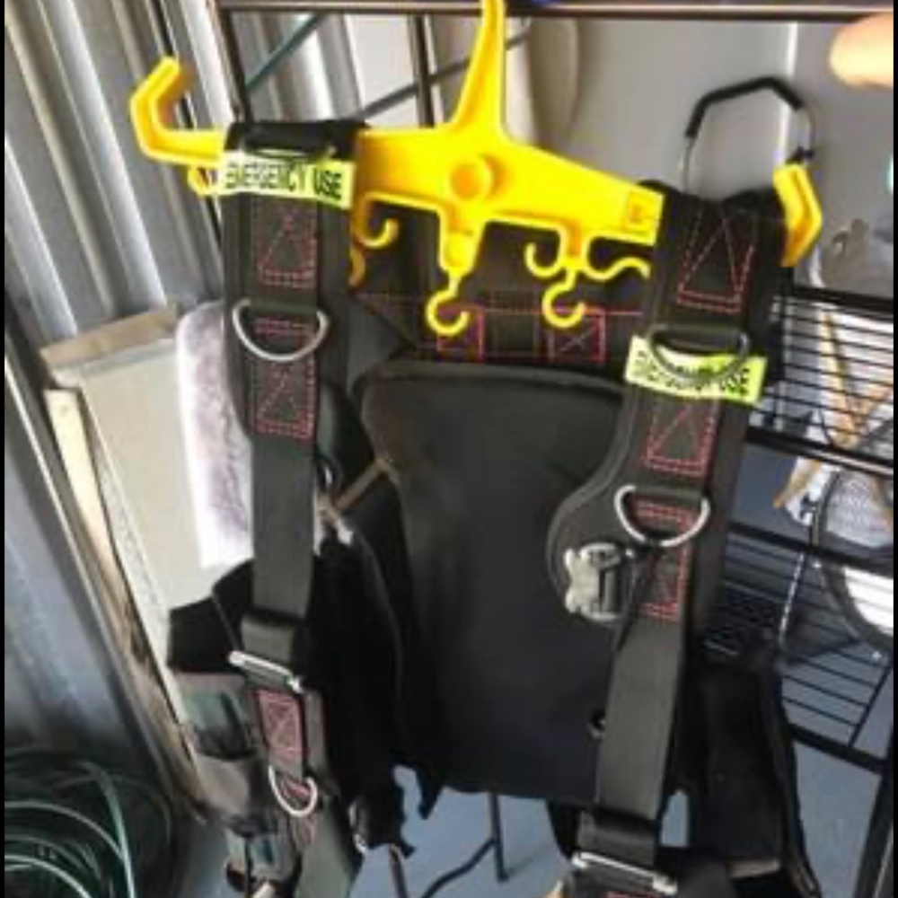 Aqualung harness commercial diver